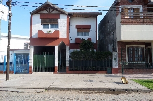 EXELENTE CHALET EN VENTA TRES DORMITORIOS Y DOS BAÃ‘OS IMPERDIBLE!!